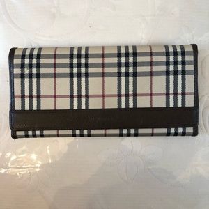 Classic Burberry Long Wallet